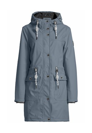 Manteau long imperméable bleu avec capuche, boutons-pression sur le devant, deux poches à rabat et cordons noués blancs au niveau de la capuche et de la taille.