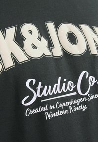 Jack & Jones Tricou cu imprimeu - forest river