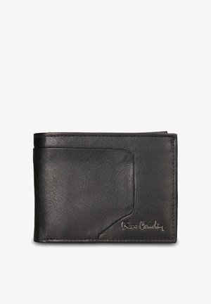 Zwarte leren portemonnee met een gladde textuur, bi-fold ontwerp, een voorste kaartenvak en een geperst logo in de onderste hoek.