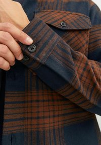 Jack & Jones PREMIUM JPRROY - Overhemd - cambridge brown