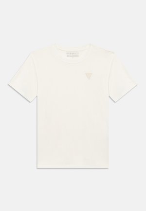 Hvit T-skjorte laget av bomull med korte ermer, rund hals og en liten beige trekantlogo på venstre bryst. Myk, glatt tekstur.