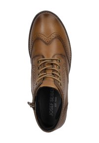 Hnědé kožené kotníkové boty s brogue detaily, kulatou špičkou a tkaničkami. Mají boční zip pro snadné obutí. Texturovaný povrch.