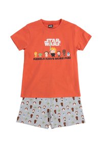 Camiseta de algodón naranja con gráfico y personajes de "Star Wars"; pantalones cortos grises con patrones de personajes de dibujos animados repetidos.