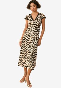 REGULAR FIT - TEXTURED V-NECK TRIM MIDI  - Kasdienė suknelė - brown animal print