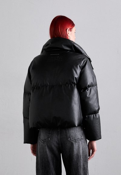 MM6 Maison Margiela Bunda z prachového peří - black