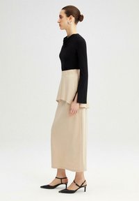 Touché Privé WITH SLIT - Tops ar garām piedurknēm - black