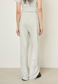American Vintage JOGGING - Treniņtērpa apakšdaļas - gris chine