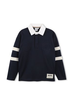 Marineblauw rugbyshirt met lange mouwen, witte kraag, twee witte strepen op elke mouw en BOSS-logo's op borst en zoom.