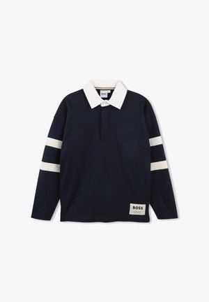Marineblauw rugbyshirt met lange mouwen, witte kraag, twee witte strepen op elke mouw en BOSS-logo's op borst en zoom.