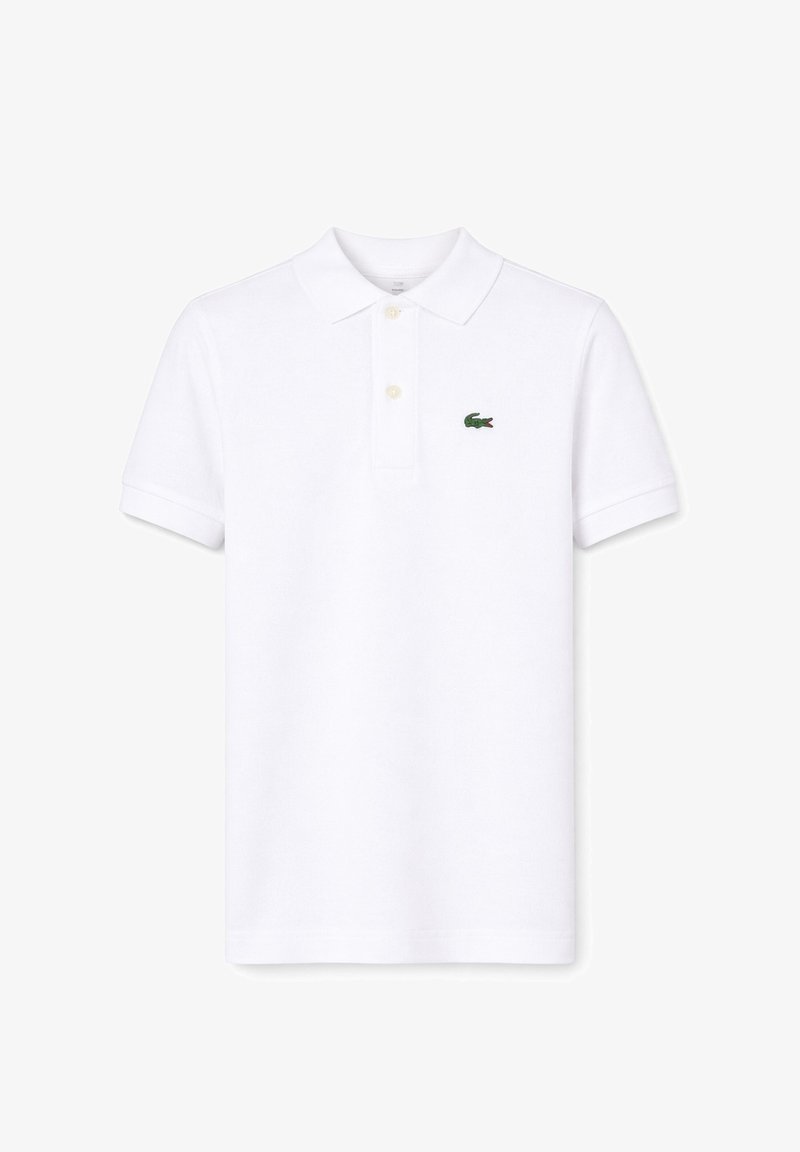 Polo blanc à manches courtes avec deux boutons et petit logo crocodile vert sur la poitrine gauche.