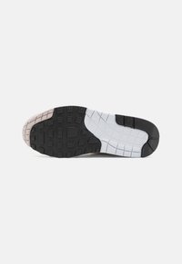 Thumbnail Image 7