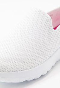Skechers Performance Chaussures de course - white