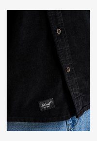 Unausgewählt, black