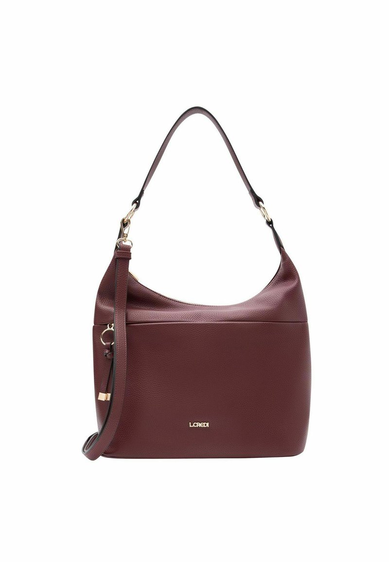Sac à épaule en cuir bourgogne avec une texture lisse, une grande ouverture et des accents en métal doré ; comprend une bandoulière détachable.