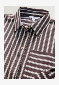 Valittu, chocolate brown stripe