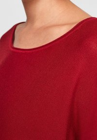QS Sweter