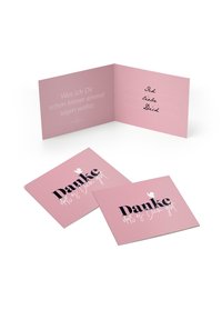 Rosa kortset med två platta kort och ett vik-kort. Vik-kortet har ett meddelande inuti och utrymme för att skriva, med dekorativ text.