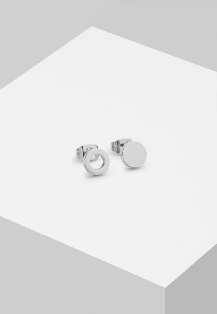 Eline Rosina Icon Pavé Hoops | Orecchini a cerchio placcati oro per donna con zirconi in ottone placcato oro