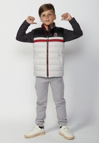 Koroshi Vesta - gris perla   pearl grey
