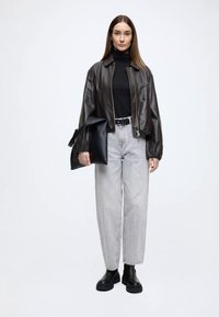 Marc O'Polo DENIM STINE, DENIM TROUSERS, HIGH WAIST, BARREL LEG - Džínsy baggy - light grey_multi_08