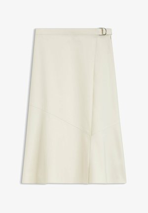 Gonna a trapezio color crema con cuciture diagonali e dettaglio di cintura con fibbia laterale.