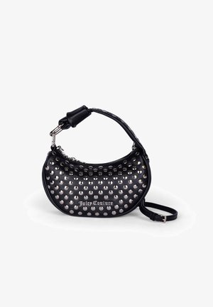 Zwarte leren handtas met zilveren studs, afgeronde vorm, schouderriem en ritssluiting. "Juicy Couture" logo in zilver aan de voorkant.