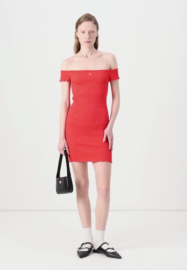 SMOCK BODYCON DRESS - Jersey dress - bright vermillion2