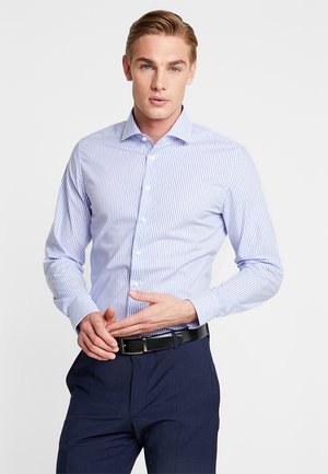 SLIM SPREAD KENT PATCH - Camicia - hellblau