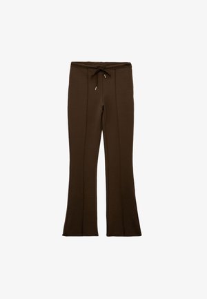 Braune, ausgestellte Hose aus weichem Stoff, mit einem Kordelzugbund, vertikalen Nahtdetails und einer glatten, texturierten Oberfläche.