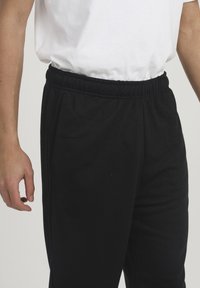 Brave Soul Shorts - black