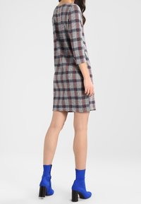 VILA Robe pull - grey