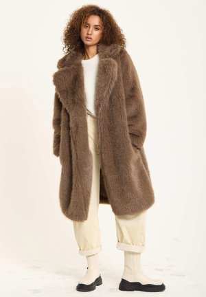 Winter coat - mocha
