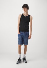 Jack & Jones JJIRICK JJORIGINAL - Shorts di jeans - blue denim