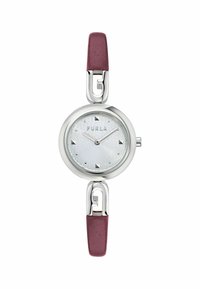 Montre argentée avec un cadran rond, un affichage blanc à motifs et des bracelets en cuir rouge foncé. Présente des index horaires en forme de triangle et le logo de la marque.