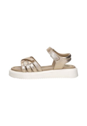Metalen gouden kindersandaal met verstelbare klittenbandriemen en dikke witte zool, van opzij getoond.