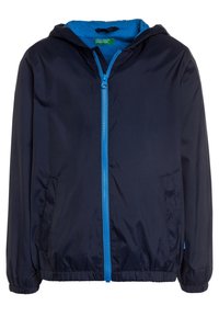 Chaqueta con capucha azul marino con cremallera azul brillante, puños elásticos y bolsillos laterales, etiquetada como United Colors of Benetton.