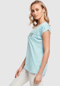 Merchcode K HOPE  - T-shirts med print - ocean blue