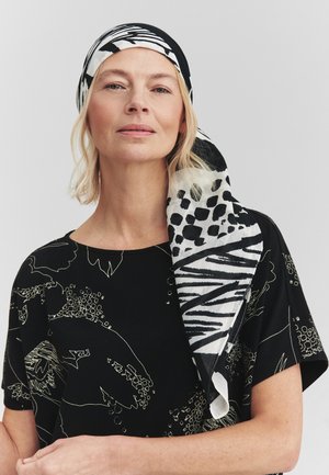 TATUUM, ARTICLE TAG: SCARF - ARTICLE NAME: MOKIRI 2 - Scarf - off white