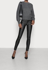 ONLY Tall Stickad tröja - mottled grey