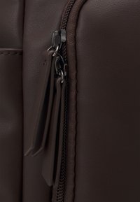 Pier One UNISEX - Mochila -  dark brown
