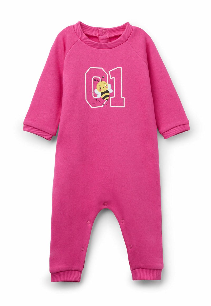 Růžová bavlněná kombinéza s dlouhými rukávy, kulatým výstřihem a grafiky včely s číslem "01" v bílé barvě. Klapky na patentech na spodní části.