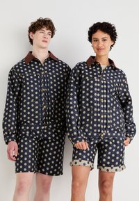 Sister Jane BUCK FLOWER JACKET UNISEX - Denim jacket - navy