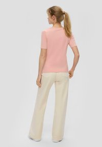 s.Oliver MIT LOGOPRINT - T-shirt basic - rosa