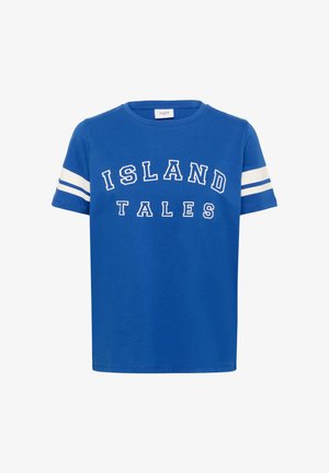 Modrá bavlnená tričko s bielym potlačou "ISLAND TALES". Krátke rukávy s bielymi pruhovanými akcentmi na pleciach. Klasický okrúhly výstrih.