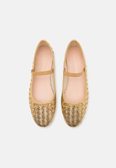Loeffler Randall LEONIE SOFT BALLET FLAT - Balerínky s remienkom okolo členku - gold