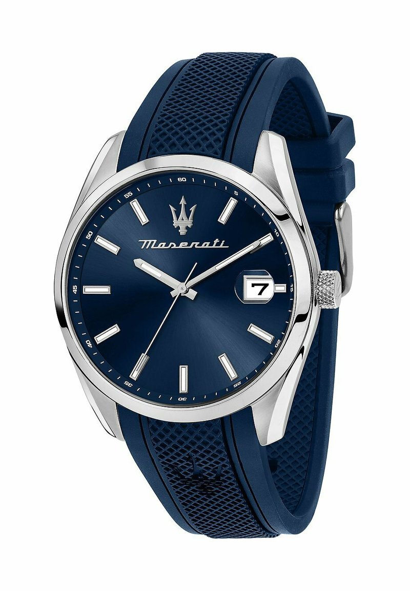 Maserati-Uhr mit einem runden blauen Ziffernblatt, silberfarbenen Markierungen, einem Datumsfenster und einem strukturierten blauen Gummiband. Akzente aus Edelstahl.