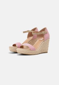 s.Oliver Platform sandals - red