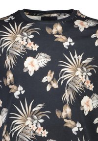 Mustat lyhythihaiset t-paidat, joissa on kukkakuosi, jossa cream ja beige hibiskuksia sekä trooppisia lehtiä, sileä puuvillakangas.