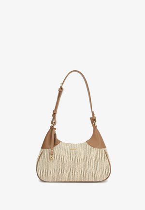 Béžová tkaná kabelka s hnedými koženými detailmi, nastaviteľným remienkom, zlatými kovaniami a malým logom značky v strede prednej časti.