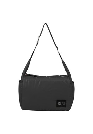 Dunkelgraue Schultertasche aus gestepptem Material, mit einem verstellbaren Tragegurt und Reißverschlussverschl�üssen. Verfügt über ein Logo-Patch an der Seite.